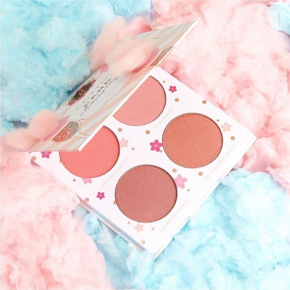 Beauty Bakerie Cotton Candy Champagne
Blushlighter Palette
